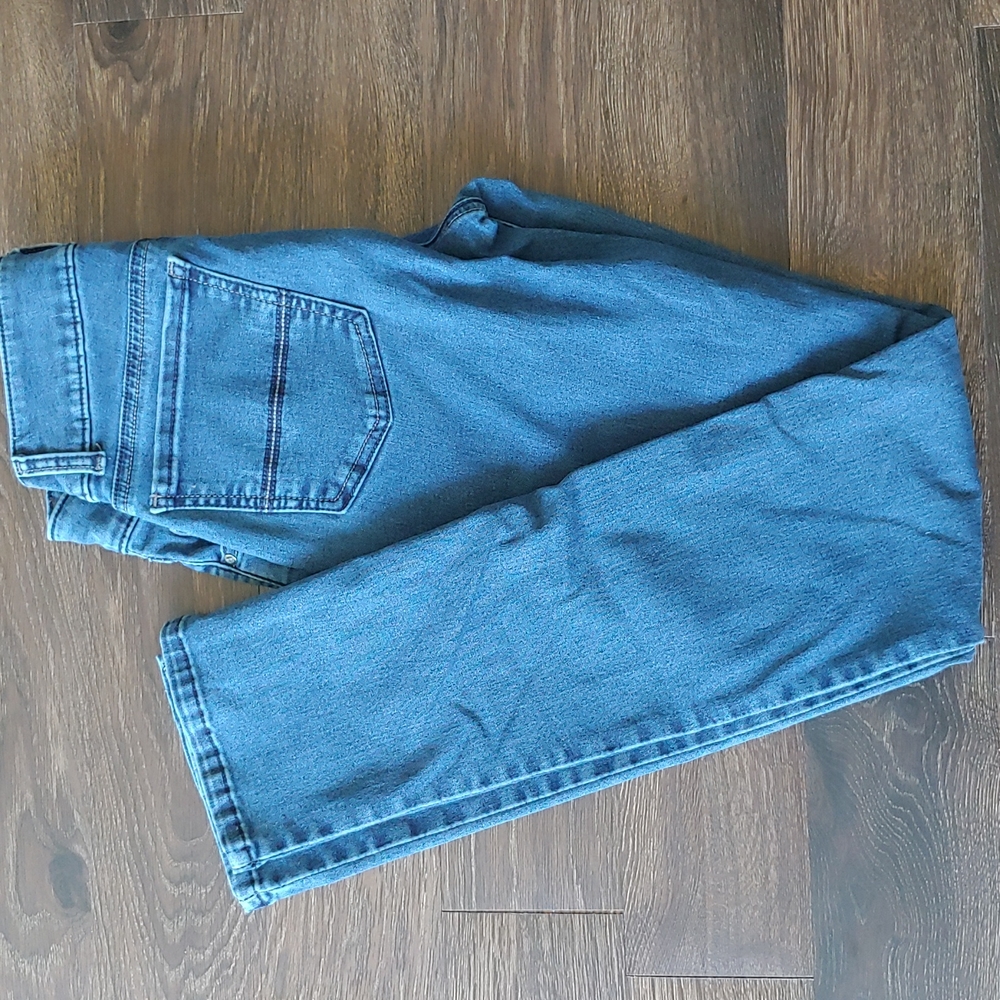 Mid-rise, slim straight jeans